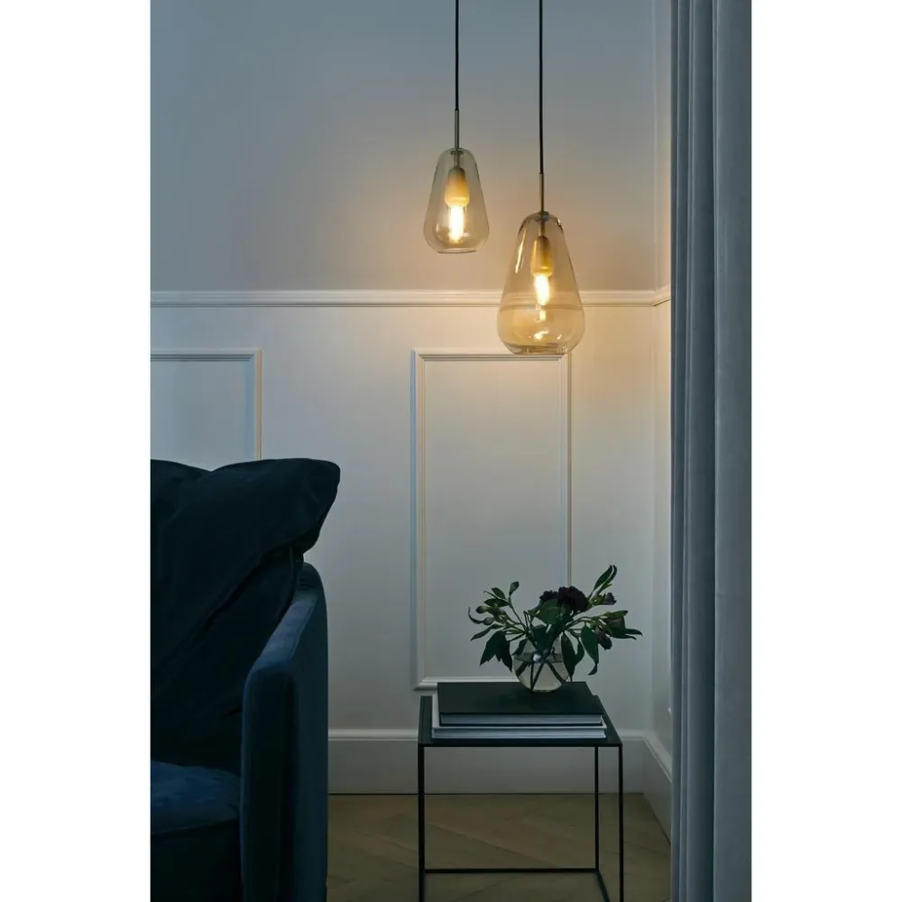 Anoli 1 Medium Pendel – Nordic Gold/Gold i classy dråbedesign af Sofie Refer