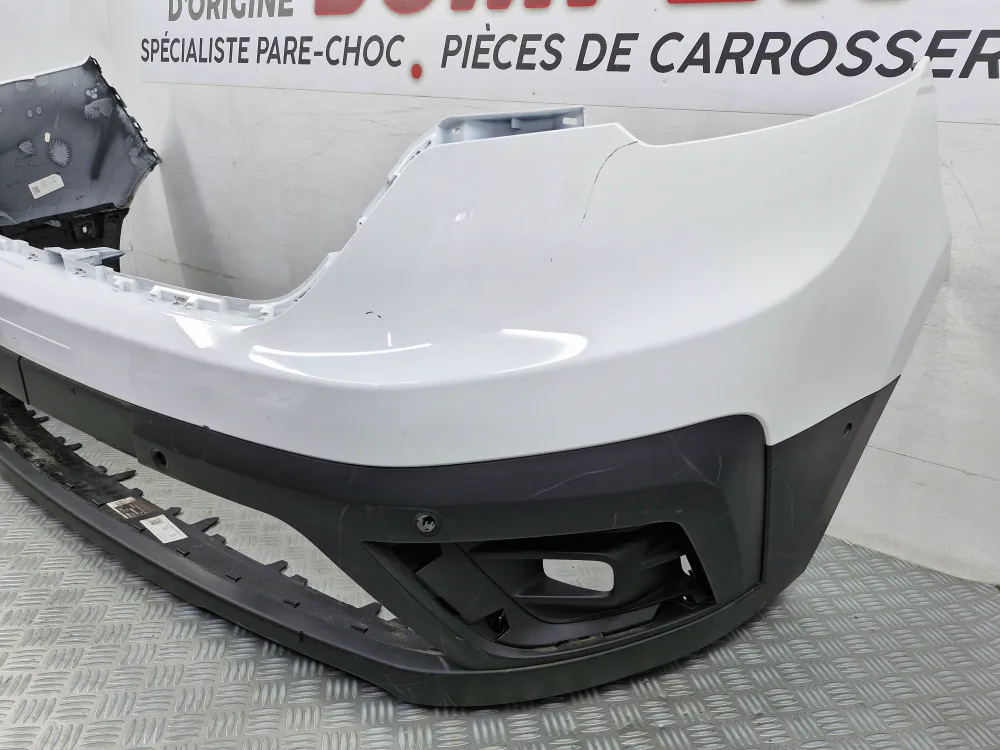Forreste kofanger Renault Trafic 4 (fra 2022) – Original brugt med radarer og Park Assist