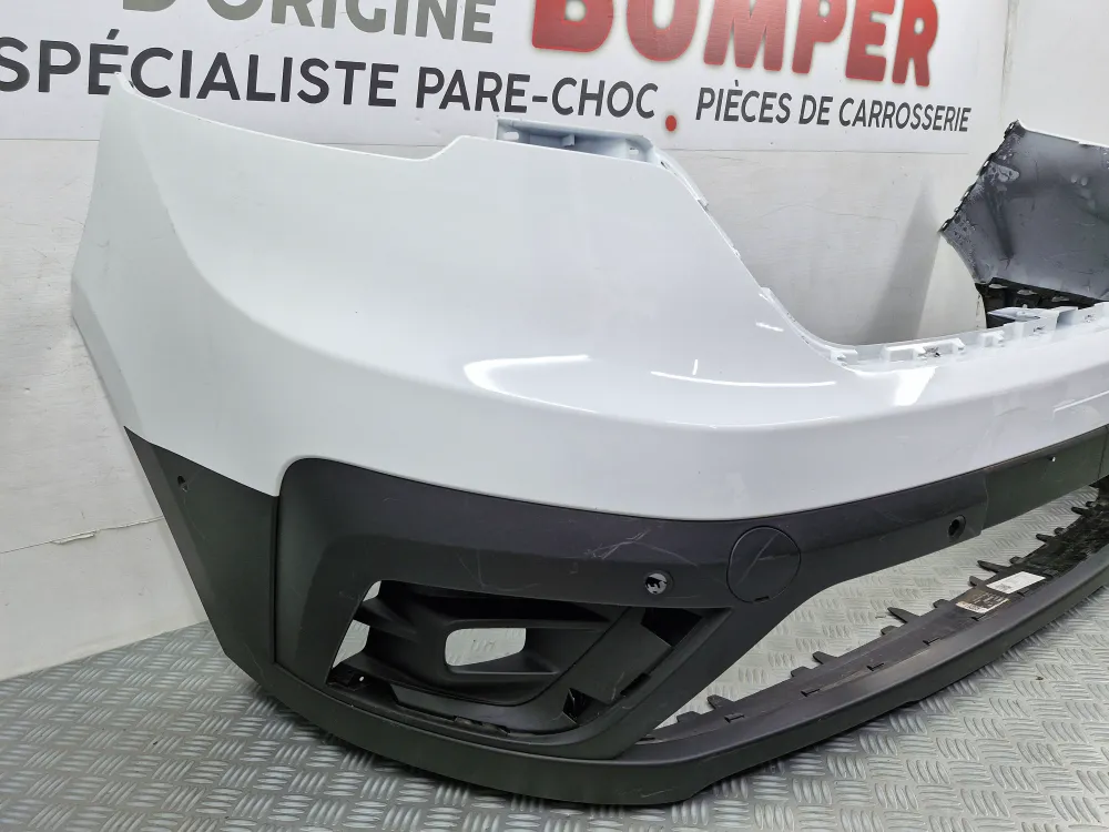 Forreste kofanger Renault Trafic 4 (fra 2022) – Original brugt med radarer og Park Assist