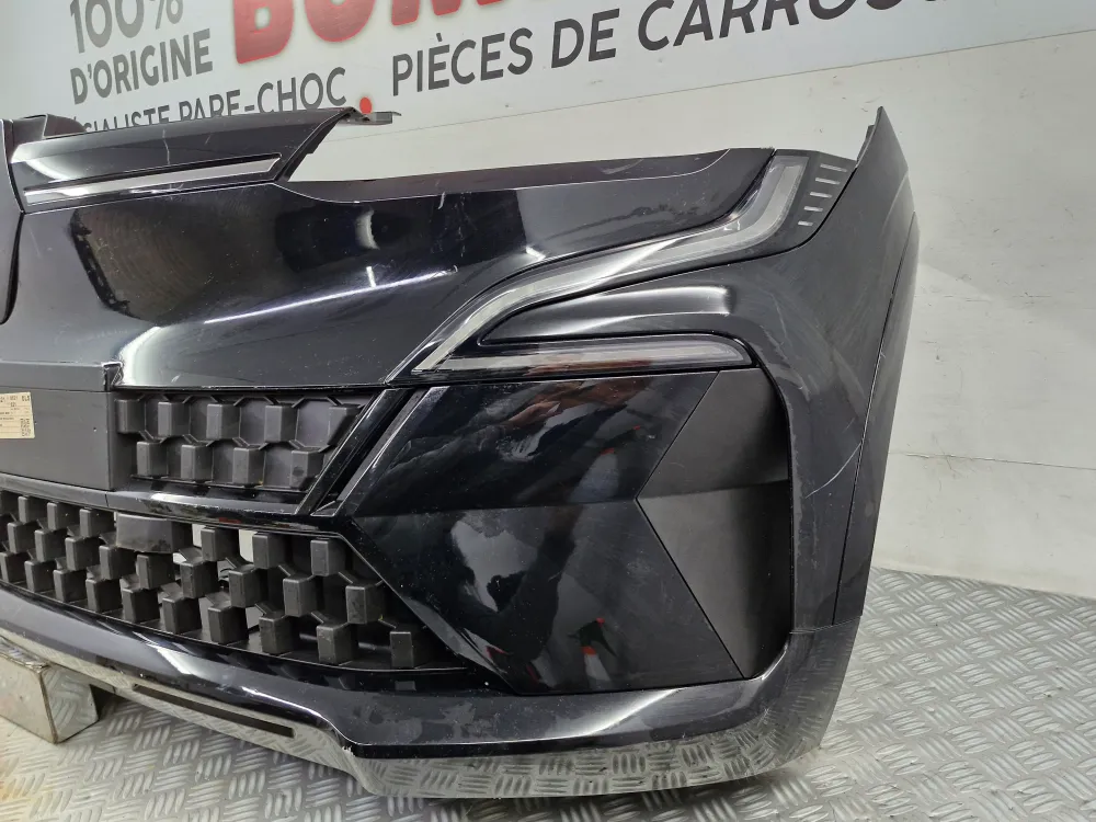 Original forreste kofanger til Renault Megane 5 E-Tech (fra 12/2021) brugt
