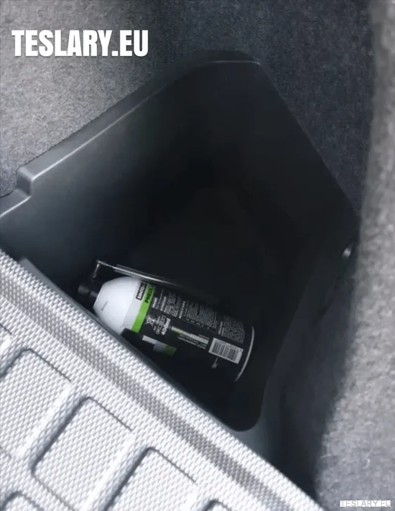 Tesla Model Y Trunk -arrangør side Lommer med låg (2)