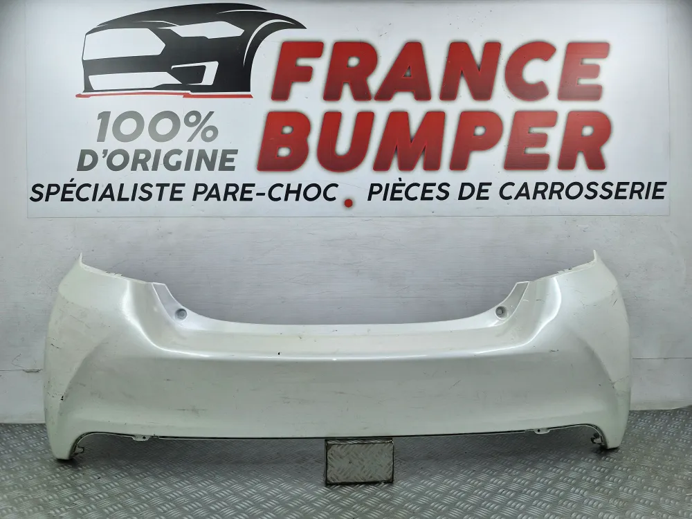 Bagkofanger Toyota Yaris 3 Fase 2 (06/2014 - 12/2017) – Original brugt med radarplads