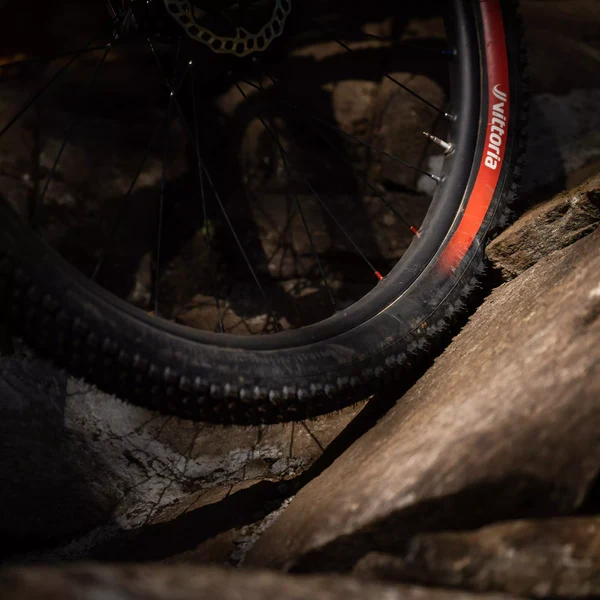 VITTORIA MOTA ENDURO RACE 27.5x2.40 Graphene/Silica Tubeless Ready Soft Black-dæk