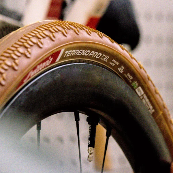VITTORIA TERRENO PRO T10 Hardpack Gravel Race 700x35c Tubeless Ready Soft Brown-dæk